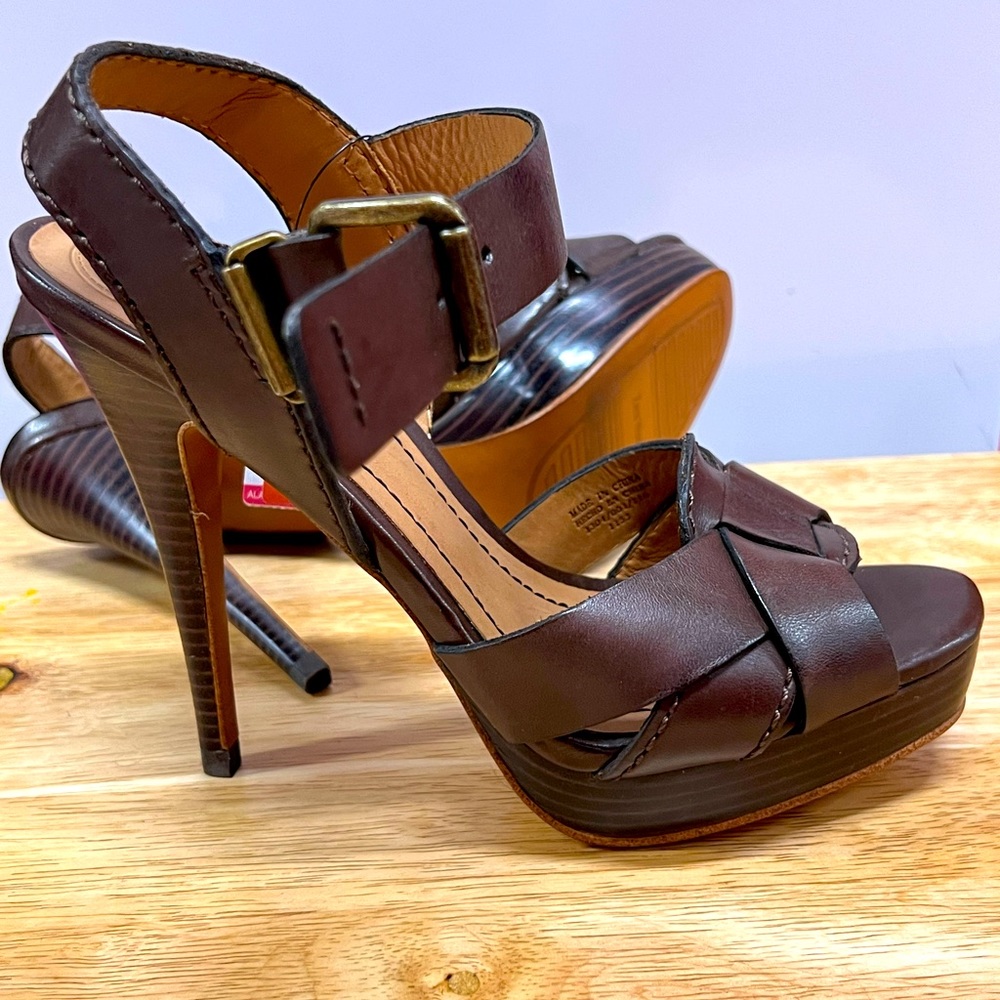 Zara women’s shoes.